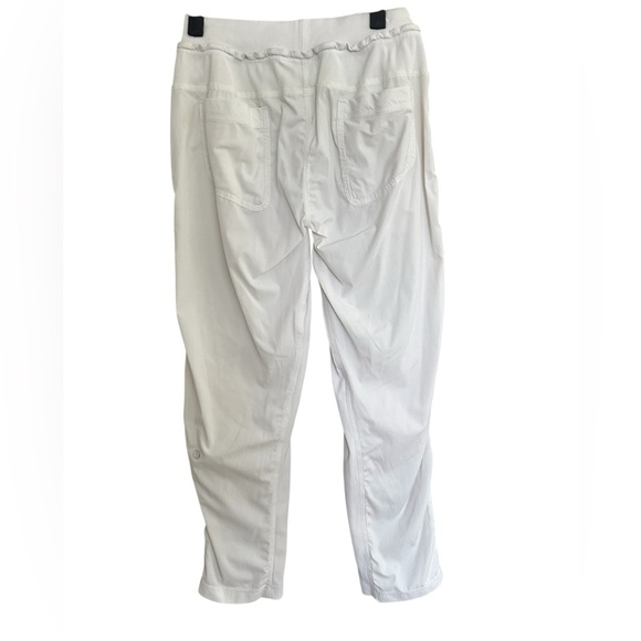 Lululemon MR dance studio crop size 4 White - Picture 4 of 8